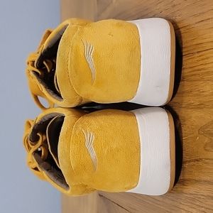 yellow dansko